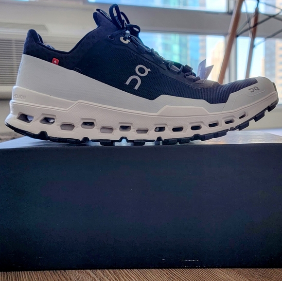 *SOLD*Men's On Running Cloudultra sz 8 Black White EUC Cloud Ultra - Picture 2 of 6